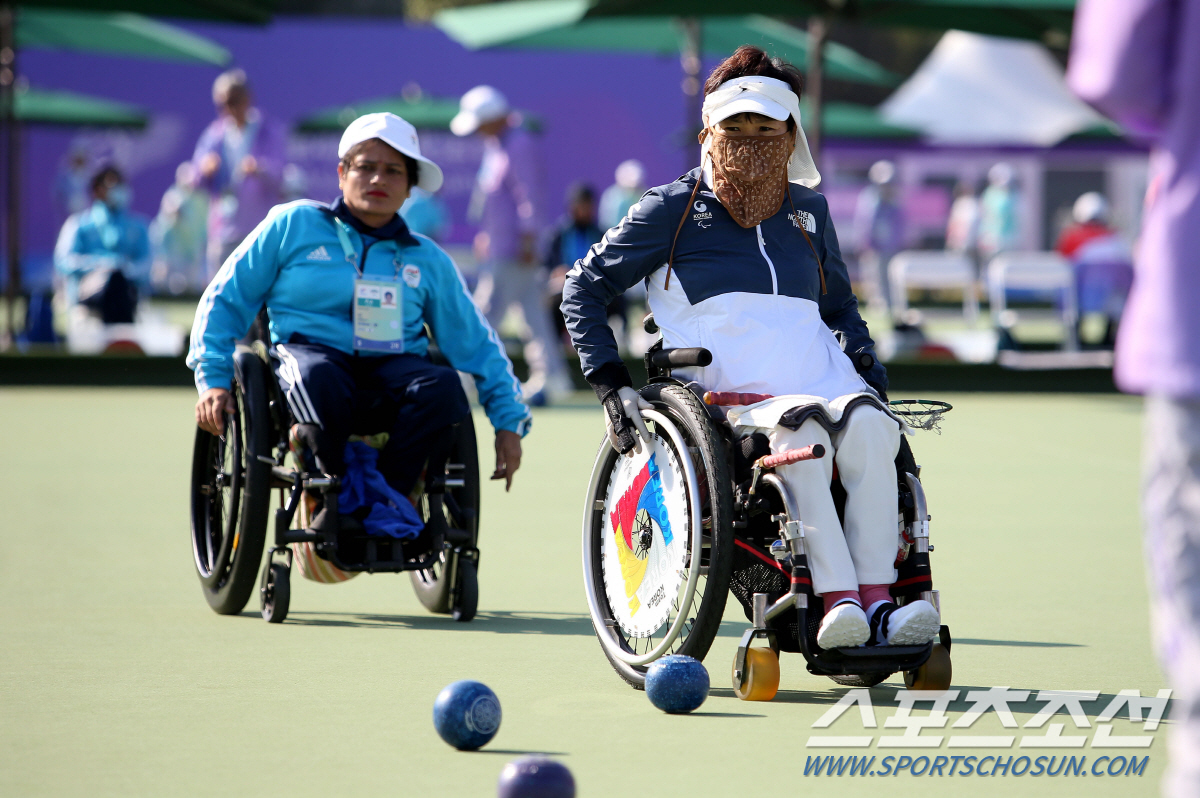 [항저우]'잔디 위의 컬렁' 론볼이 그들을 세상밖으로 잡아끌었다