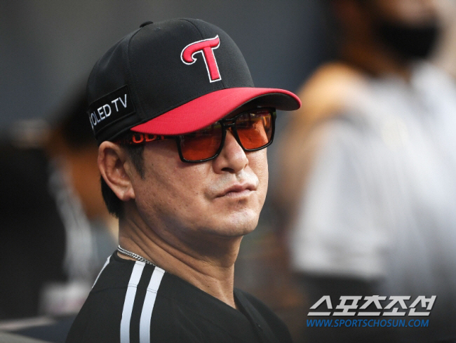 진짜 시험대 오른 '명장' 김태형, 김성근 류중일 김재박 선동열도 새 팀…