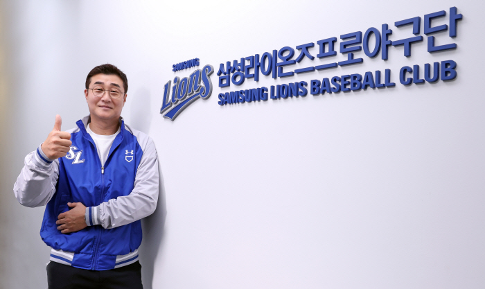 일본行→미야자키 첫 만남...'명가재건이냐, 만년하위냐' 운명의 2024…