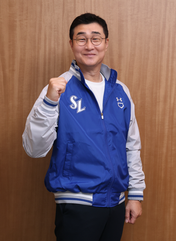 일본行→미야자키 첫 만남...'명가재건이냐, 만년하위냐' 운명의 2024…