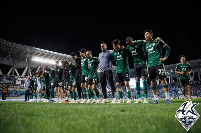 'AG 5총사' 복귀, 첫 판부터 웃은 '완전체' 전북