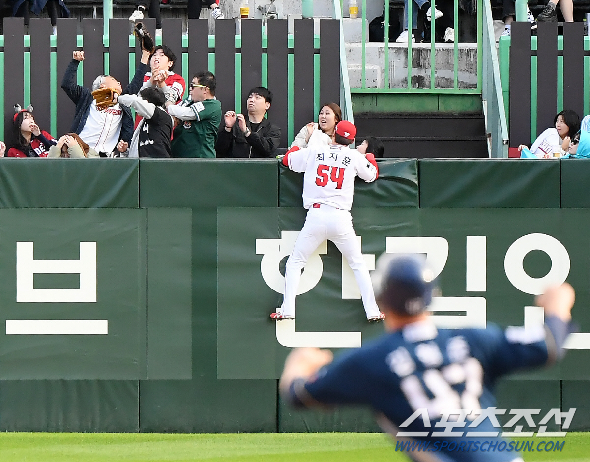 [준PO 히어로] 타율 0.223 타자의 대반란, NC 구단 최초 한 방…