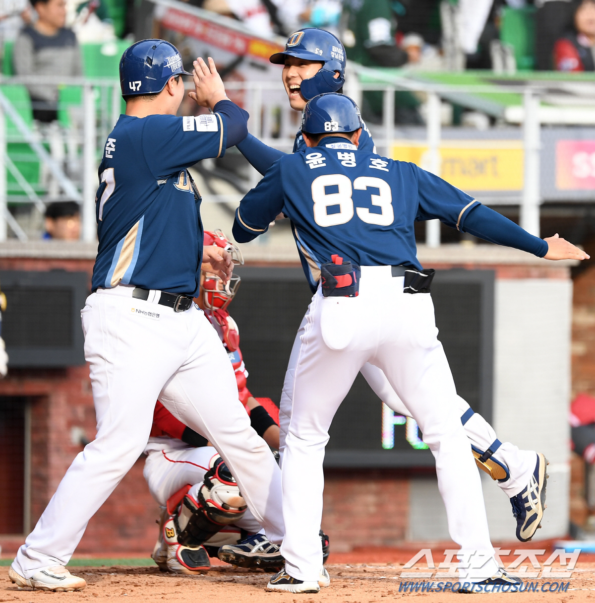 '대타로 나와 초구 쾅!' 영화 속 한 장면을 연출한 김성욱...'이 맛…