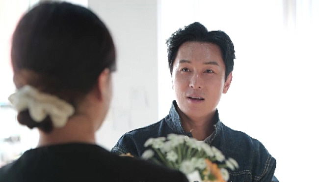 김동완, 프러포즈용 꽃까지 준비한 "소중한 그녀"…가평 집에도 초대('신…