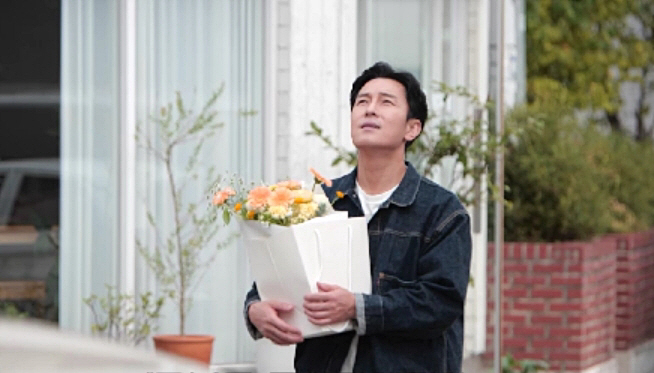 김동완, 프러포즈용 꽃까지 준비한 "소중한 그녀"…가평 집에도 초대('신…