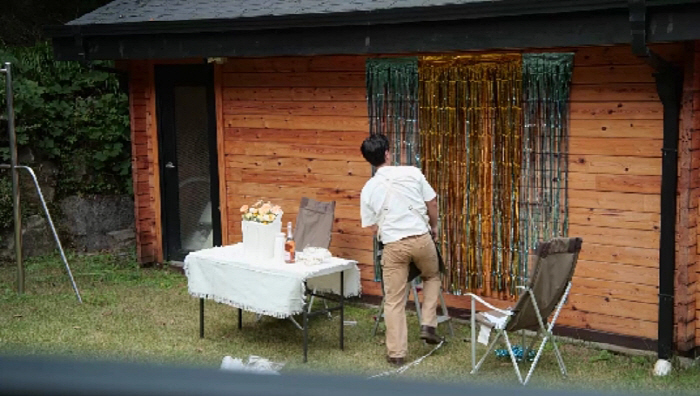 김동완, 프러포즈용 꽃까지 준비한 "소중한 그녀"…가평 집에도 초대('신…
