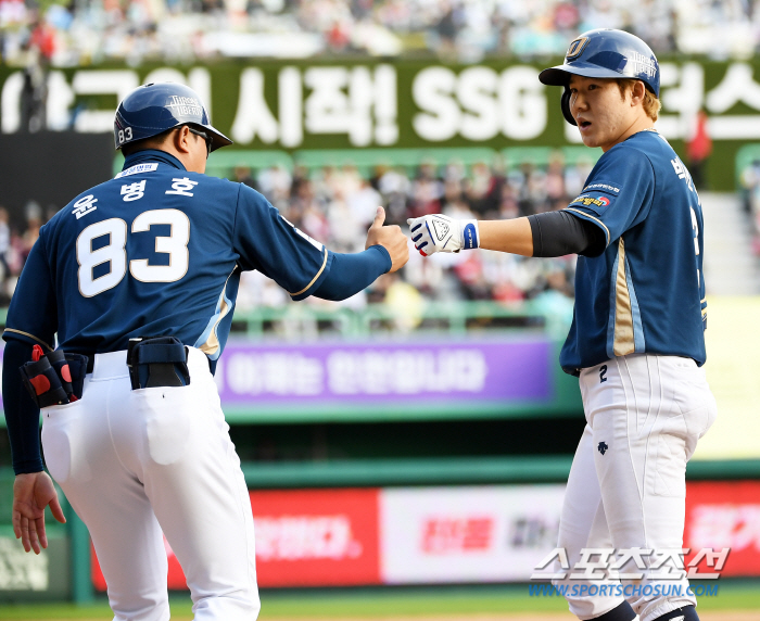 "거기서 뛴다고?" 동료도 놀랐던 '과감성'…현역 타율 4위, 타격 능력…