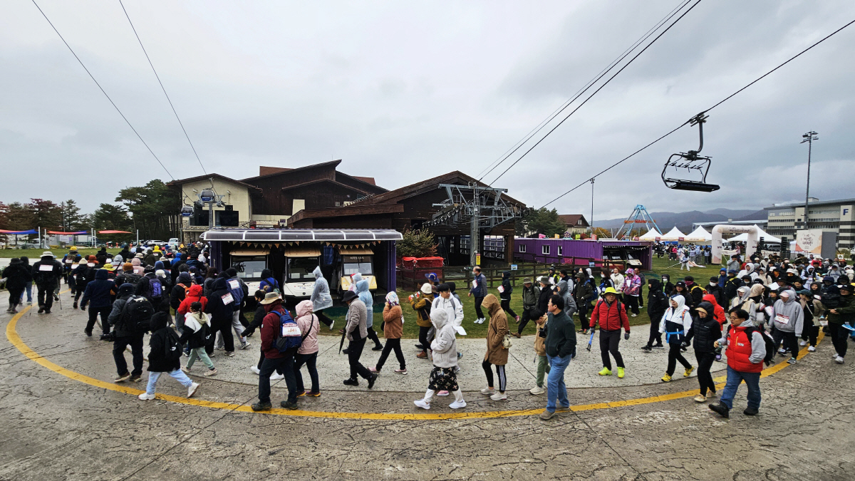 15회 하이원 하늘숲길 트레킹 패스티벌 폐막…"매번 새롭고, 설레요"