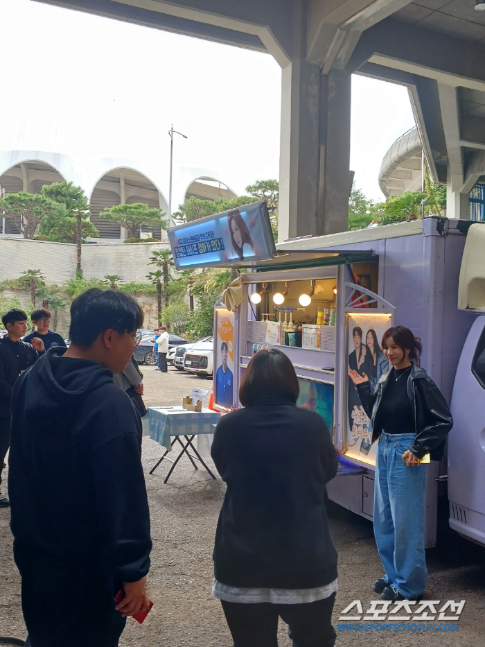 '흥행대박' KCC 부산 신고식의 숨은공신들…정창영 부부의 '감동 커피차…