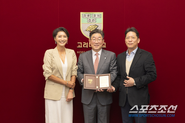'동영상 유출 논란' 한성주, 12년 만에 '응원단' 깜짝 등장→'모교 …