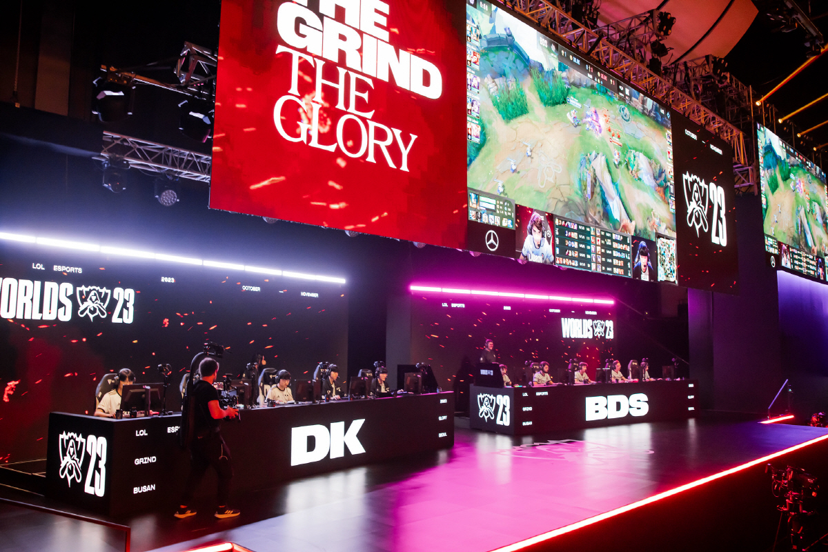 [롤드컵] 8강 진출을 위해 운명의 '한중전' 펼치는 KT와 T1