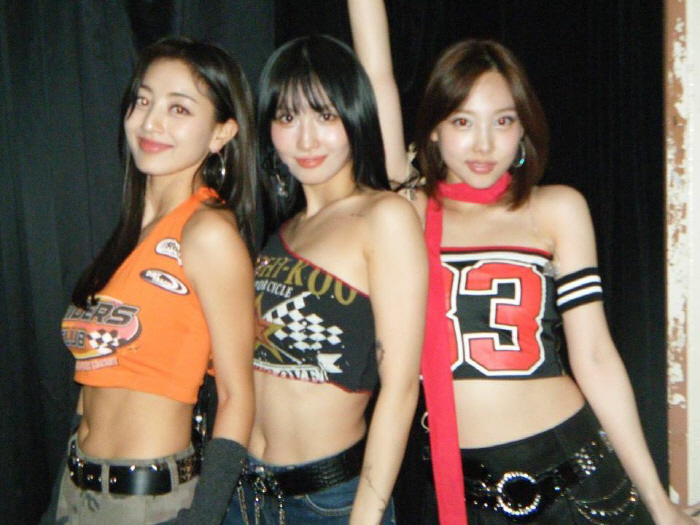 "잘한다 잘한다"…트와이스 지효·모모·나연 '텐미니츠' 커버에 이효리 응…