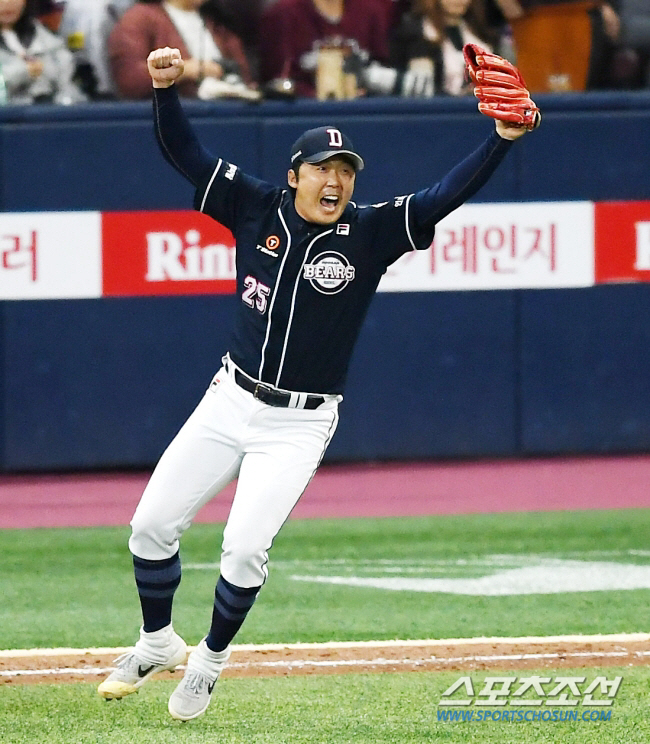 '무려 10명이 떠났다' 수장 바뀐 롯데의 쇄신과 새출발→'은사' 재회 …