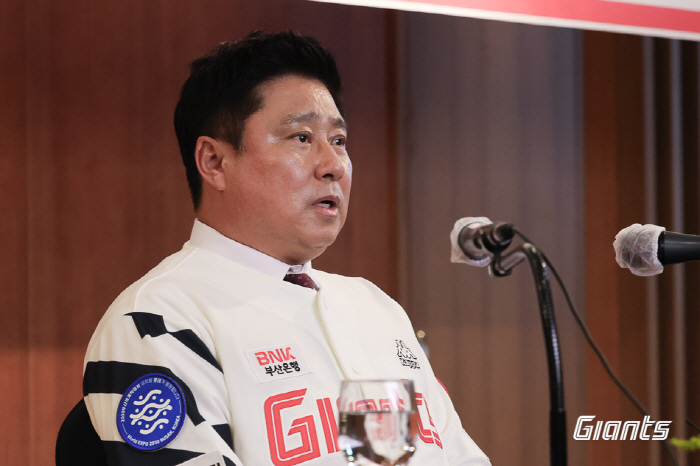 'FA들, 날 도와줘" 김태형의 솔직한 속내, 선수들 '각오'에 불붙였다…
