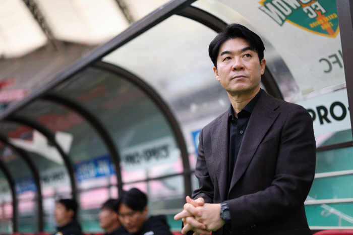 이유있는 다이렉트 강등 혈투, '감독 교체 악수' 수원 삼성→'무리수' …