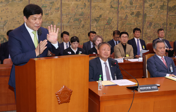 '갑툭튀' FA 뒷돈 논란. 국정감사까지 갔지만... 시원한 한방 없었다…