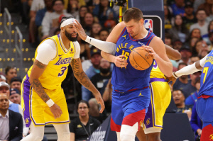 트리플더블 요키치 앞세운 덴버, 32득점 폭발 부커 앞세운 피닉스, NBA 개막전 첫 승