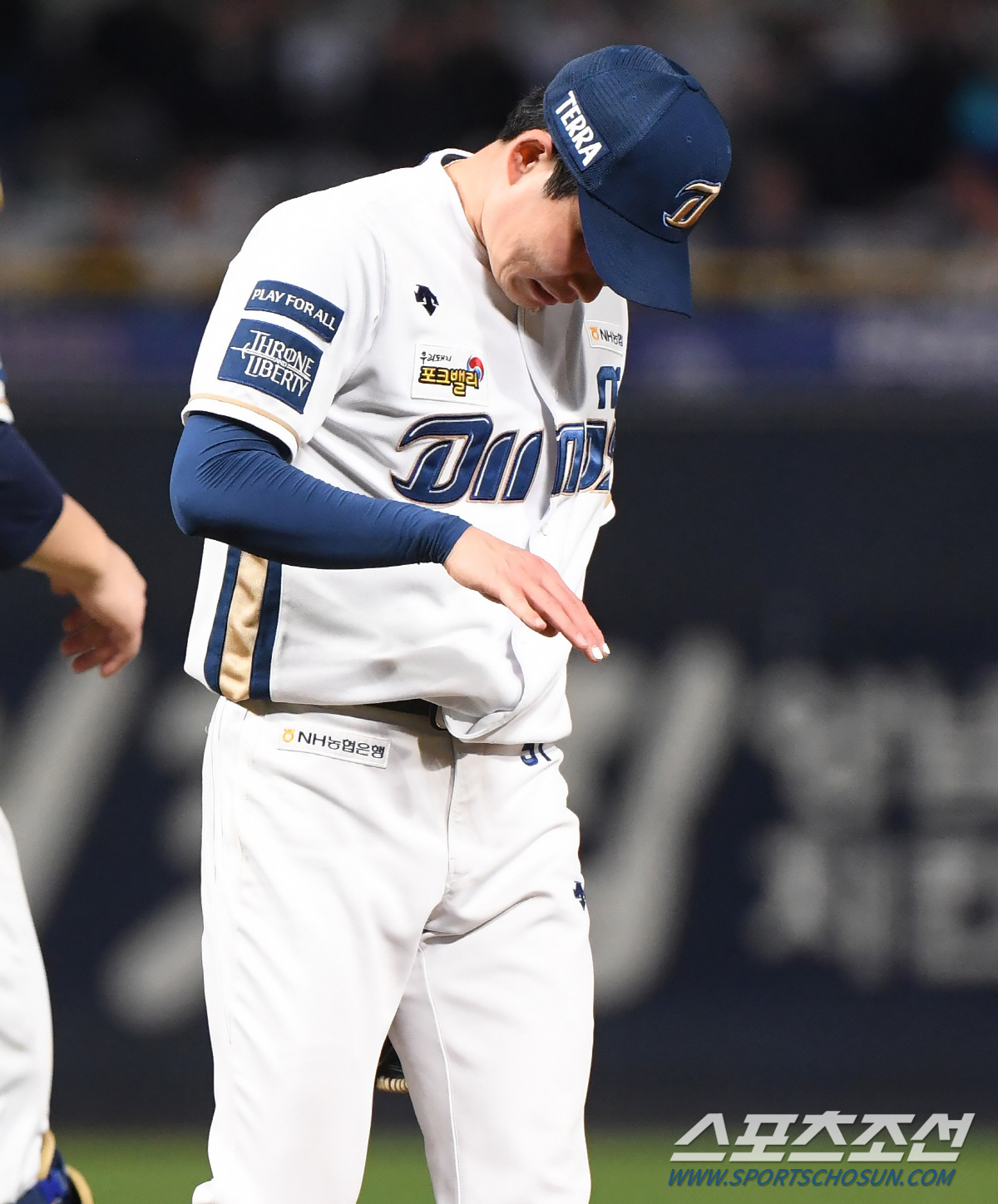 "아이싱 중, 병원 체크" 또 투수 손에 타구가...NC의 불운, 이재학…