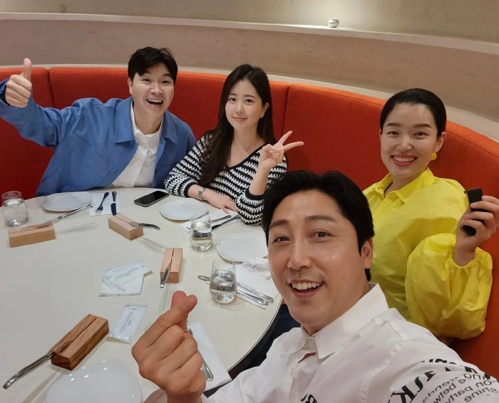 "내 사람 의심하지 않아" 박수홍, 손헌수 축사 중 울컥..♥김다예는 눈…
