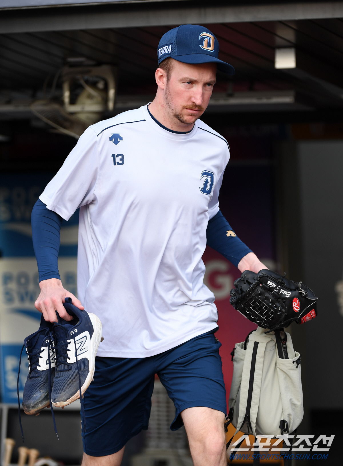 심리전이 돼버린 페디 부상 이슈, 이미 말려버린 SSG '없는 셈 쳐야 …