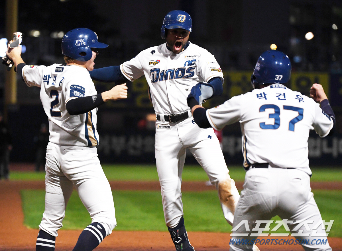 최정 만루포에 절망했나요? NC엔 '슈퍼히어로'가 있었다 [준PO3 히어…