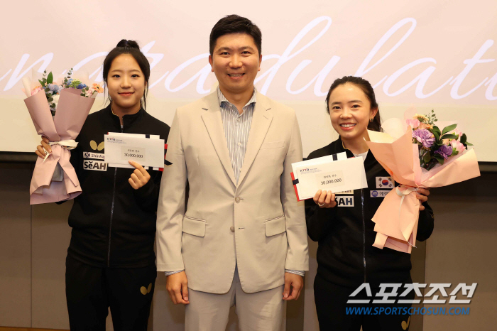 "신유빈X전지희 21년만의 金,역대 최고 포상금 각3000만원!"탁구협회…