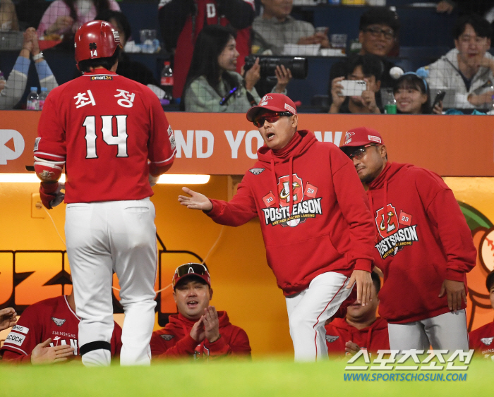 최정 만루포 딱 5분 행복했다…불명예 기록, PS 역사상 최초로 만루 홈…