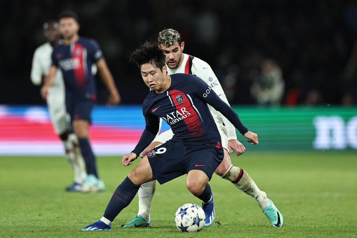 '폼 미쳤다' PSG 입단 첫골&UCL 데뷔골 폭발! 이강인, 주전 경쟁…