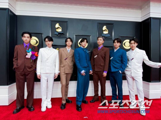 "BTS, 이선균 VIP 룸살롱 단골?"…팬덤 "무분별한 허위사실" 성명…