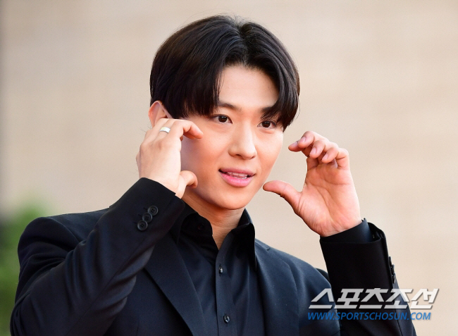 [단독] '대세' 덱스, 이번엔 연기 도전..'아이쇼핑' 합류