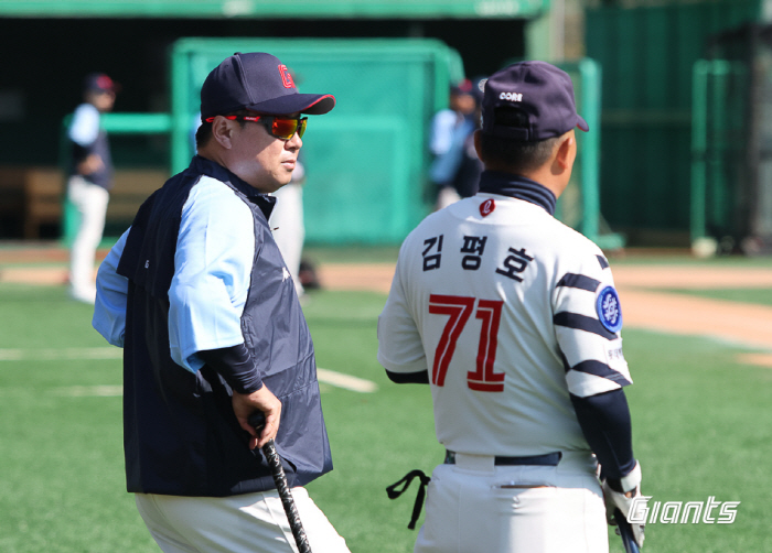 "코치진 좋아. 바쁘게 '영업' 뛰었다" 가을야구→우승 약속한 명장, 믿…