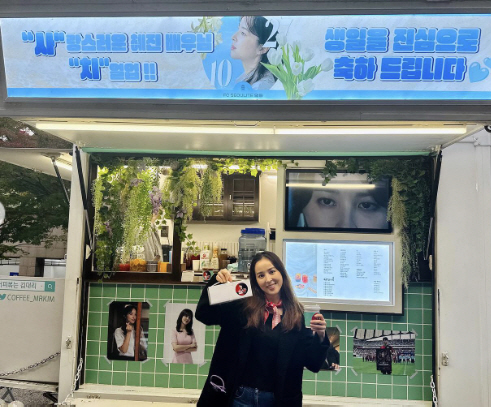 한혜진 "♥기성용·딸도 감동, 오랜시간 준비했다고..FC서울 선물에 감사…