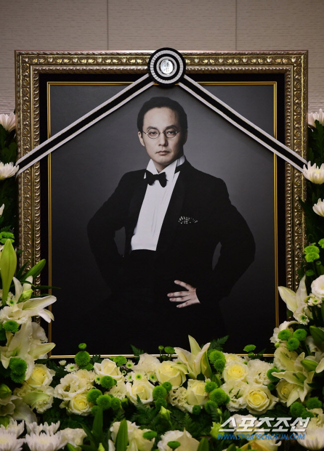 '마왕' 故 신해철, 오늘(27일) 9주기…'민물장어의 꿈' 재탄생 [S…