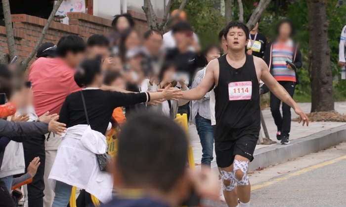 기안84 "그분들 없었으면 택시 불렀다"…'러닝84'를 울컥하게 만든 순…