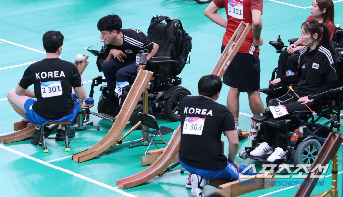 [항저우]21년 국가대표 정호원 또 금메달…한국 보치아 마지막 날 두차례…