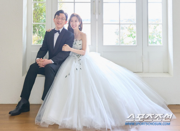'펜싱스타'신아람 결혼한다! '6세 연상'심민석 변호사와 29일 화촉