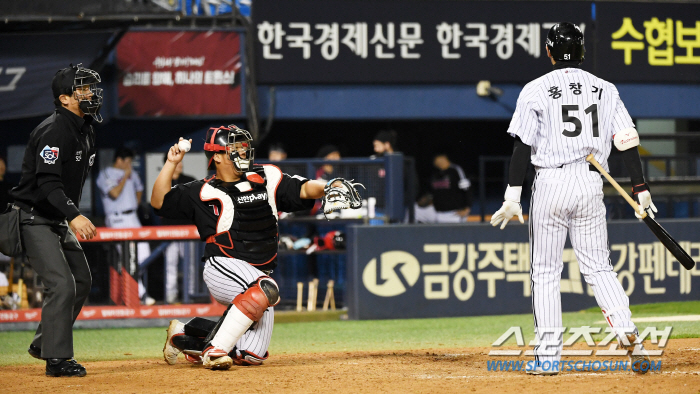 '첫 타석 투런포+뜬공에는 진땀' 한국시리즈 앞둔 LG 김범석, '실패 …