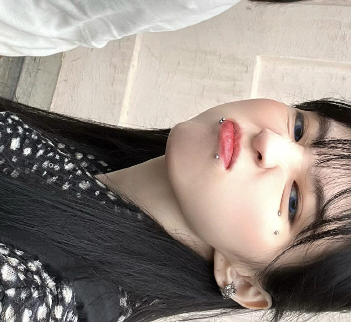 한소희 "혼돈의 피어싱 전부 제거, 해봐야 직성에 풀리는 피곤한 성격"