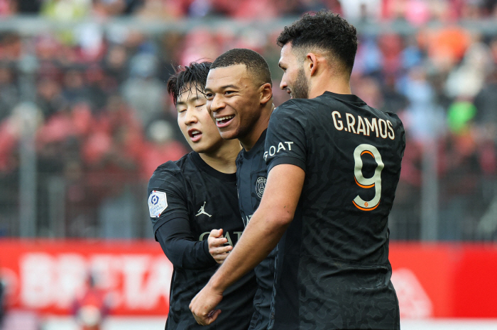 '2경기 연속 공격포인트' 이강인 리그1 첫 도움→음바페 골 폭발 PSG…