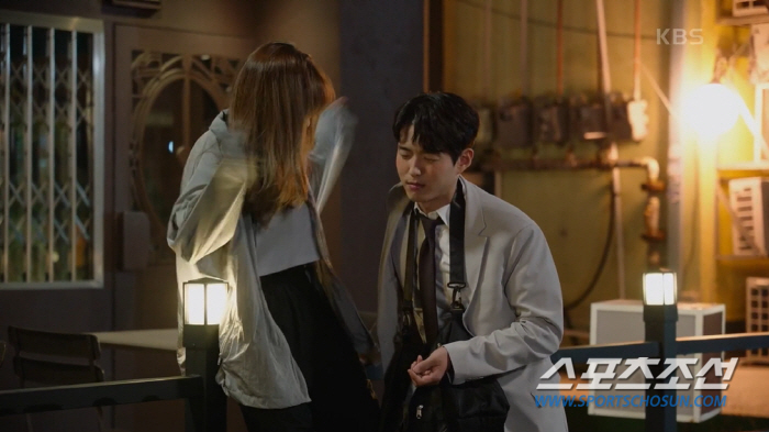 [종합]"보고 싶어 그런거냐?" 유이, 하준과 '만취' 데이트…고주원 목…