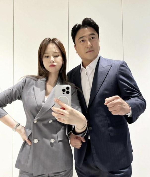 안정환♥이혜원 "20대 초반에 만나 반백살 바라보는 우리, 인생 뭐 있겠…