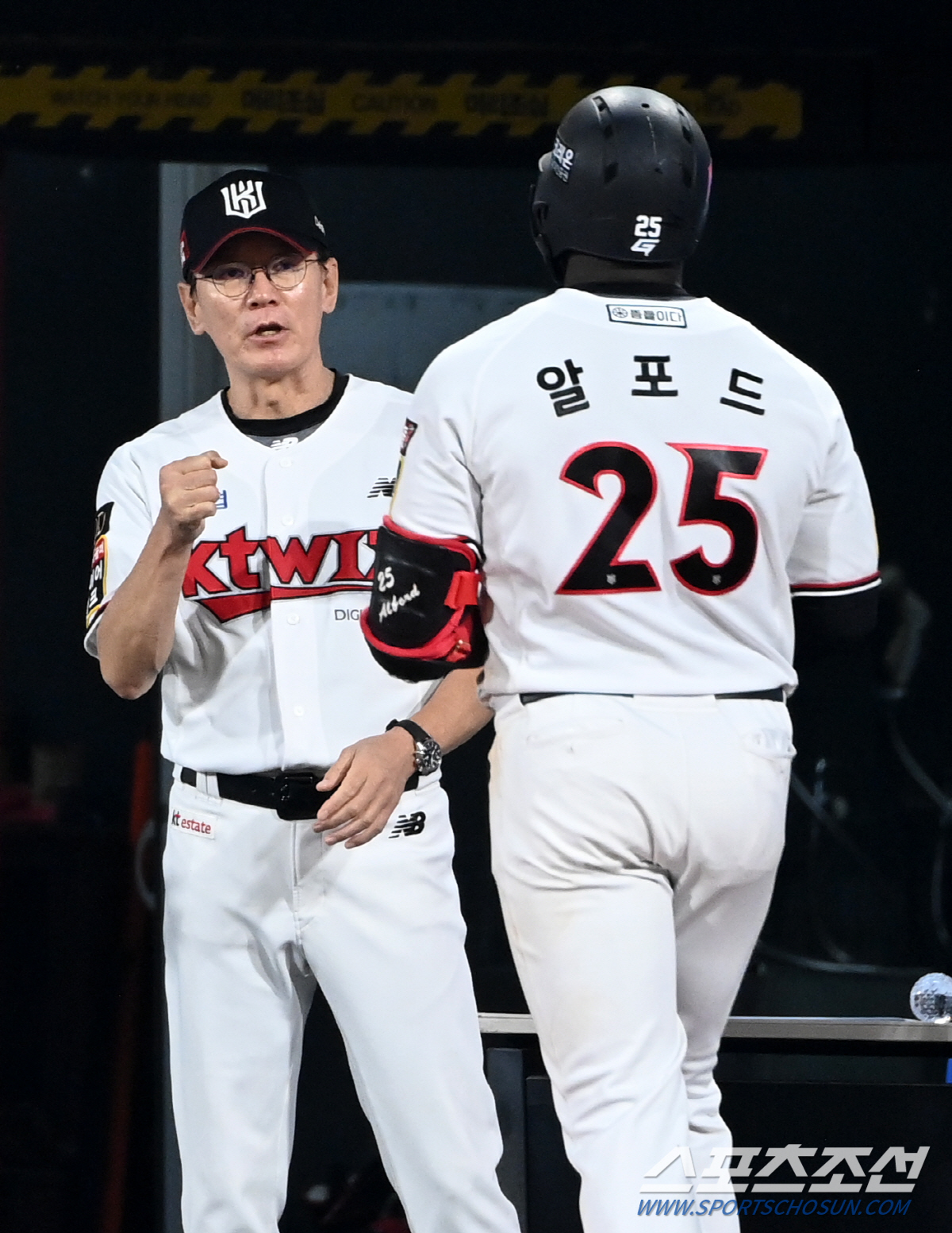 "한국투수보다 페디가 더 편해" 타율 0.625, 2홈런. 20승 최강 …