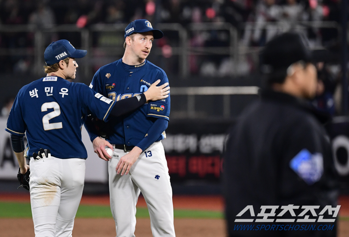 30일 수원 KT위즈파크에서 열린 KT와 NC의 PO 1차전. 5회 주심의 볼 판정에 어필한 NC 선발 페디. 수원=송정헌기자 songs@sportschosun.com/2023.10.30/