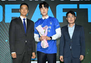 '5시즌 연속 PO 탈락' 빛바랜 배구명가, 이 갈고 준비했다 