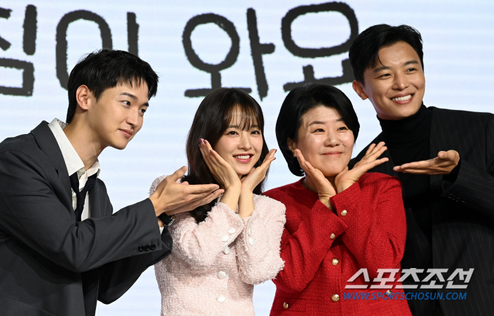 '정신병동' 연우진 "박보영=정다은 그 자체"..감독 "배려 커, 마음 …