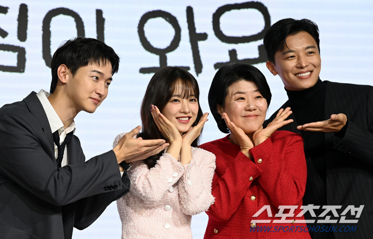 '정신병동' 연우진 "박보영=정다은 그 자체"..감독 "배려 커, 마음 …