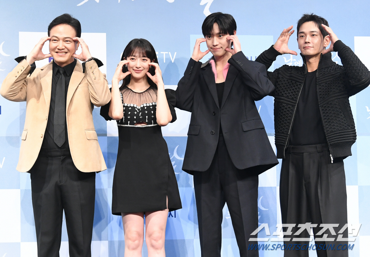 [SC현장]"인생 웹툰이라는데"…'낮뜨달' 원작과 다른 매력으로 '폐인'…