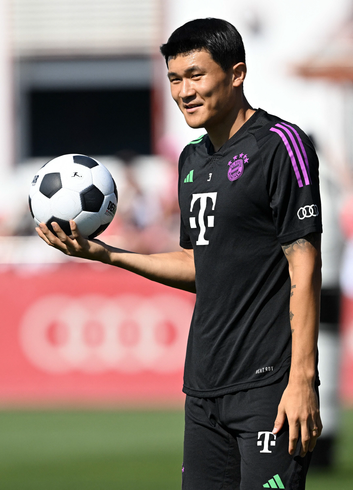 '세계 최고 CB→아시아 넘버1' 김민재, 발롱도르 22위에 이어 AFC 국제선수상 수상 '손흥민 이어 역대 두 번째'[오피셜]