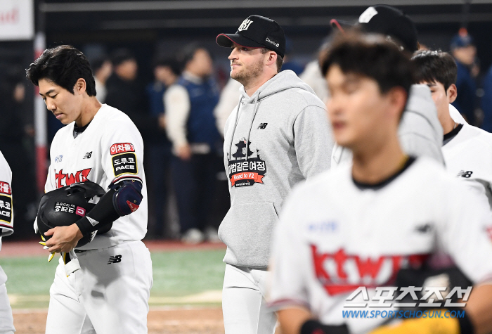 [PO 포커스] 1차전은 페디니 그러려니 했다, KT 이 '물방망이'로는…