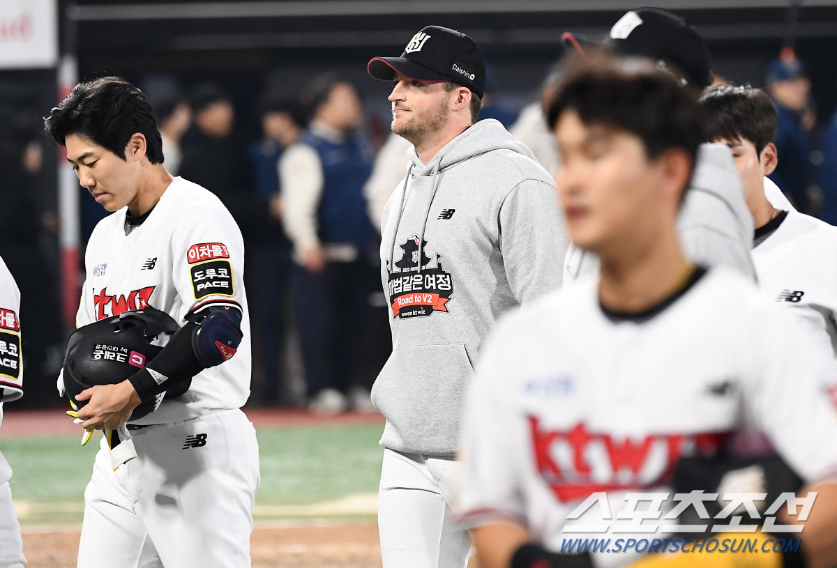 [PO 포커스] 1차전은 페디니 그러려니 했다, KT 이 '물방망이'로는…